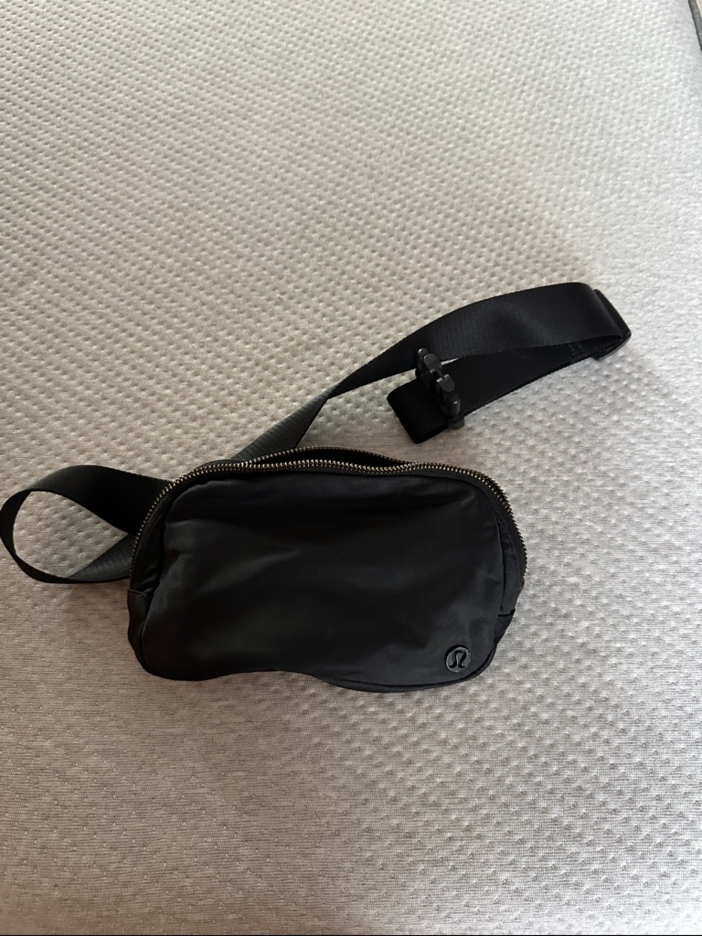 lululemon athletic everywhere belt bag